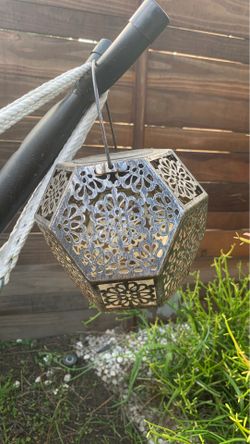 Solid metal yard lamp