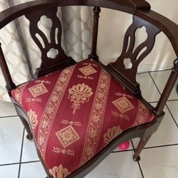 VINTAGE BOYLES CORNER CHAIR
