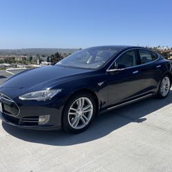 2014 Tesla Model S 85D