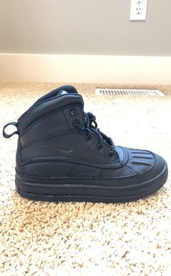 Nike ACG boots Youth size 2.5
