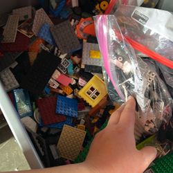 Huuuuuge Bin Of Random Lego’s 