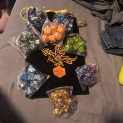 Dungeons & Dragon Dice And Bag