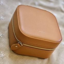 Samara The Jewelry Box 