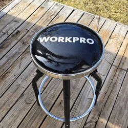 WORKPRO Heavy Duty Adjustable Hydraulic Shop Stool 