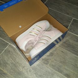 Adidas Superstar W Size 9