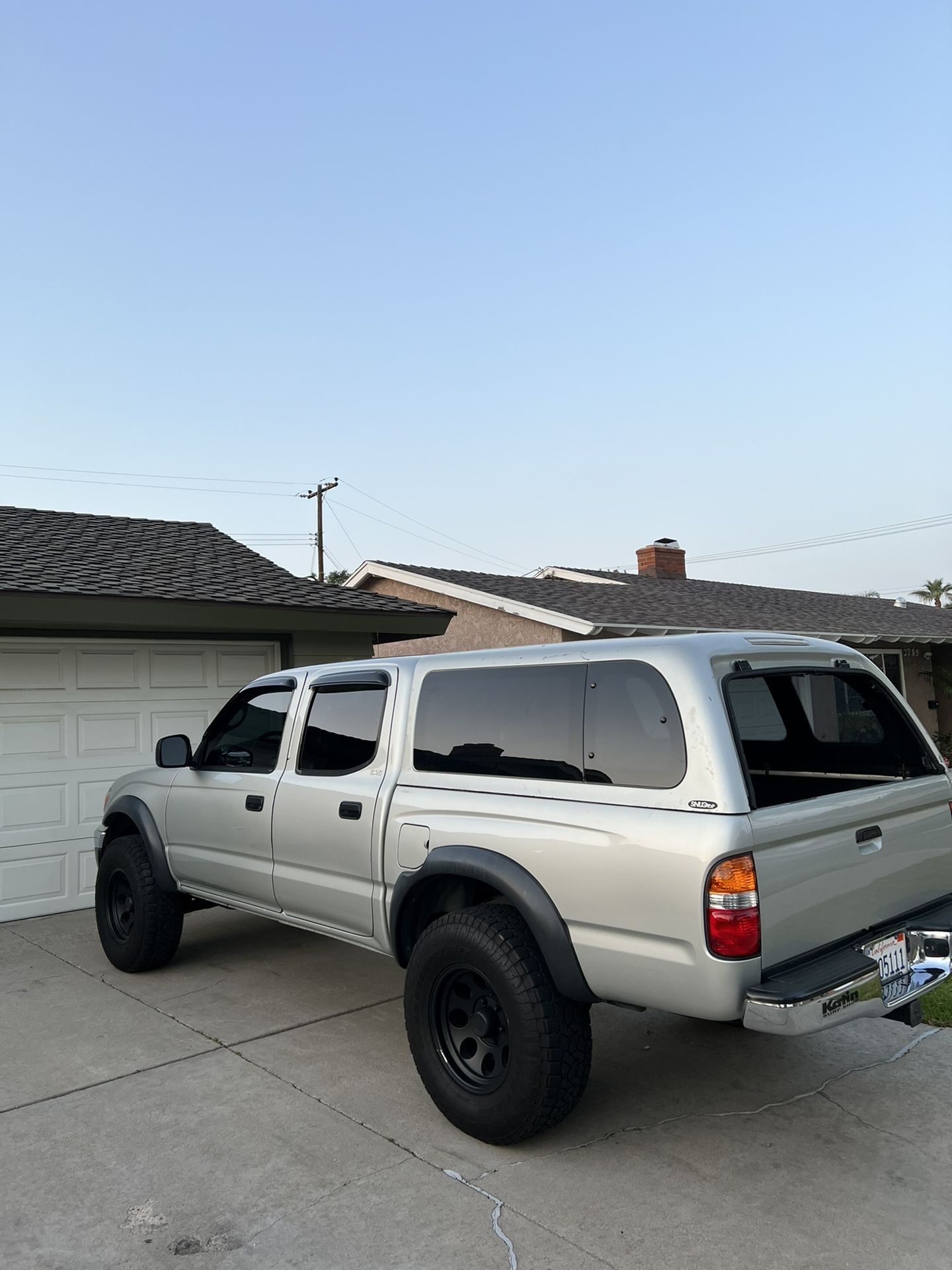 Snugtop Tacoma Camper Shell 01-04