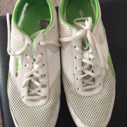Reebok size 8 women shoe