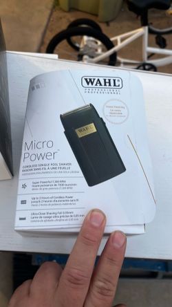 Wahl Professional Micro Power Cordless Finishing Foil Shaver, Model  "Cuts to 0.05 mm for Ultra-Close Fades & Neckline Cleanup, 120 Min Runtime