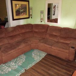 3 PIECE SECTIONAL COUCH 