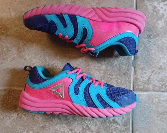 Girl's Reebok Purple Pink Turquoise Lace-up Sneakers Sz.2½