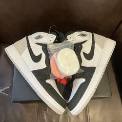 Nike Air Jordan 1 Retro High OG Bleached Coral Size 5.5Y 7W