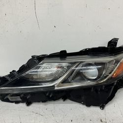 2018-2020 Toyota Camry Headlight 