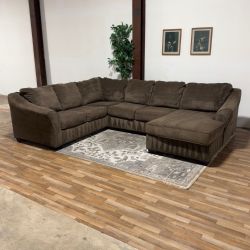 Ashley Sectional Sofa 🚛 Delivery Available