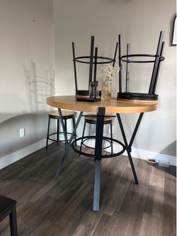 Light brown circle table