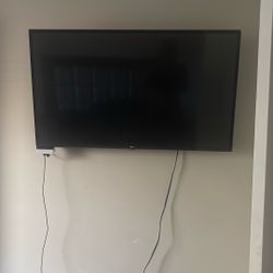 40” LG  with Roku