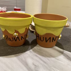 3 Hunny pots