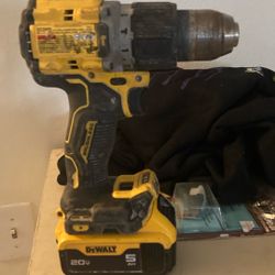 Brushless Dewalt Drill With Battery 100