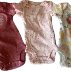 Size Premie Carters Bodysuits. NWOT! 3 Piece Bundle In Perfect Condition ( #A112)