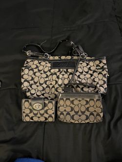 Coach Purse With Matching Wallet And Wristlet