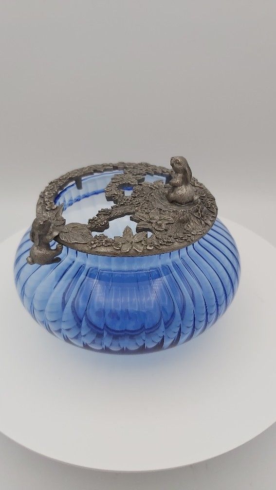 Beautiful Vintage Radcliffe Pewter & Glass Potpourri Dish With Bunnies