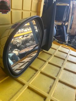 2009 Chevy Suburban Driver/Left Side Mirror