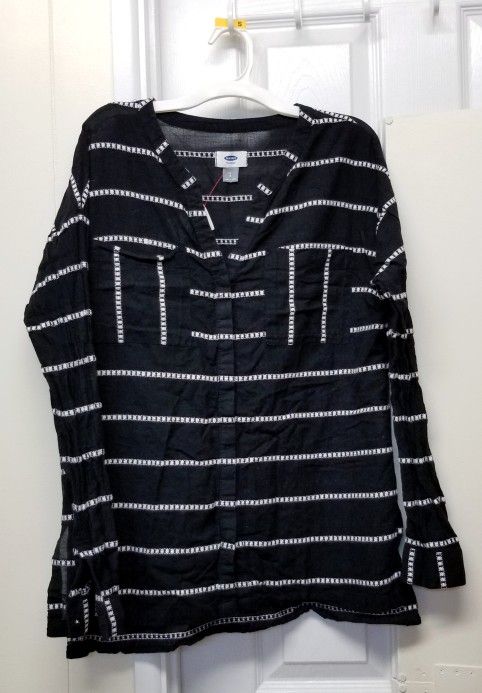 Black and White Top S