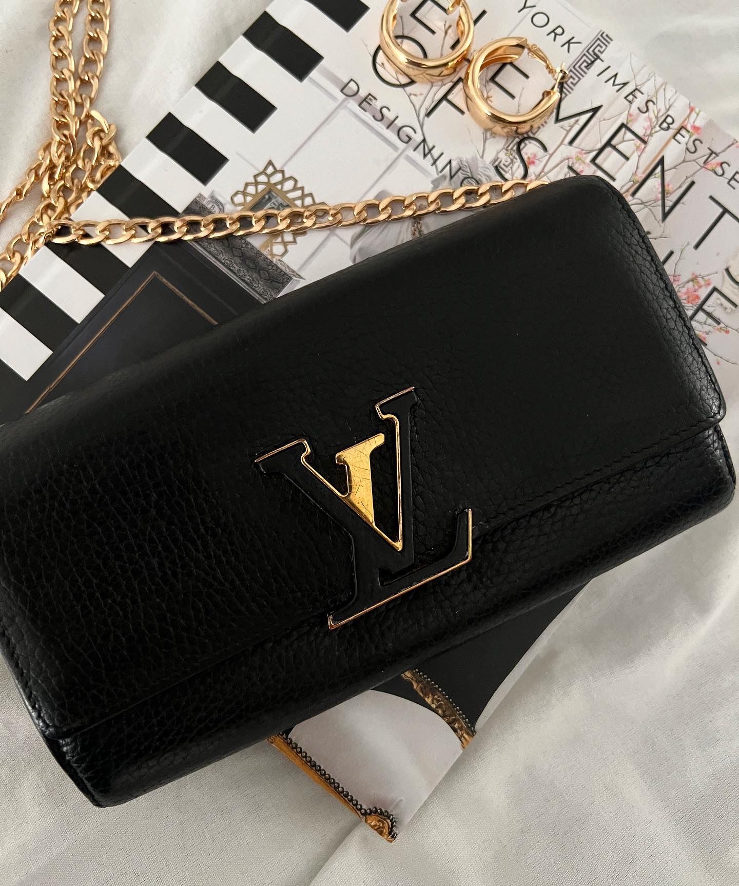 Louis Vuitton Capucines Black Wallet Optional Chain Crossbody
