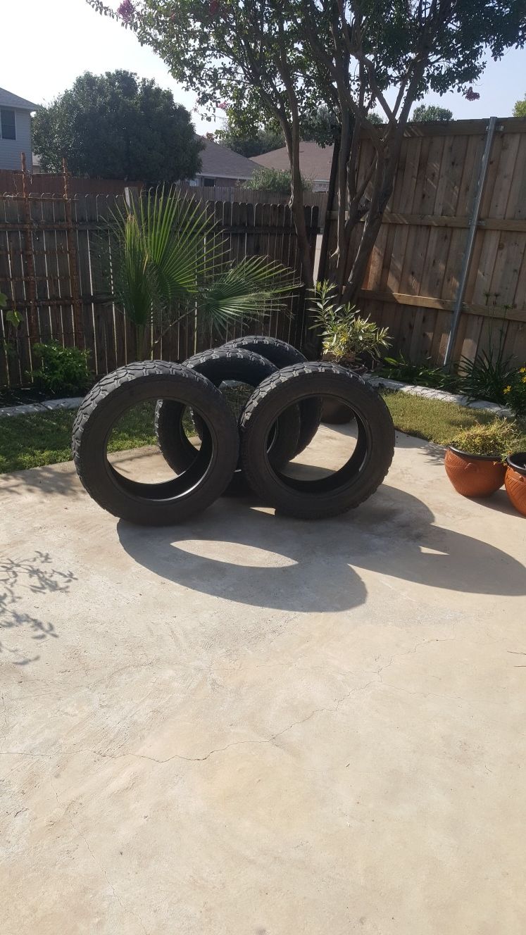 33x12,50 R20