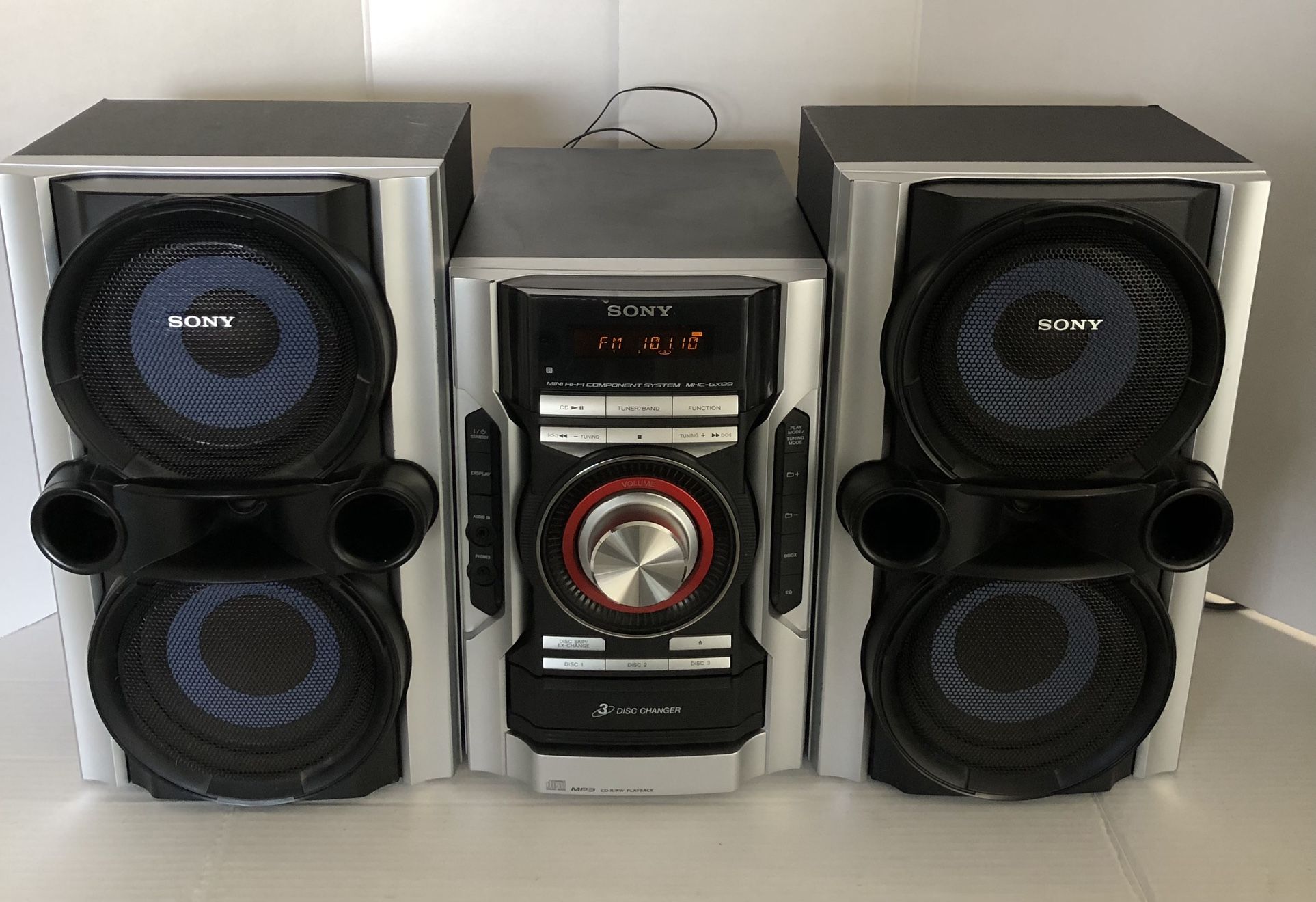 Sony MHC-GX99 Mini Hi-Fi Component System 500w sounds great! Big sound from a small system, nice highs and good bass.Comes exactly as shown, 4 Pieces