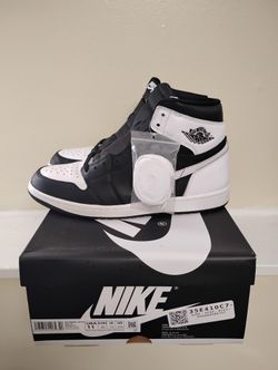 Deadstock Jordan Retro 1 Blk/Wht Size 11 Comes With Original Receipt 