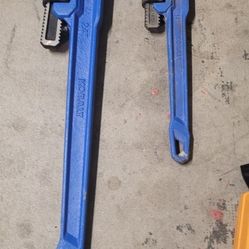 Kobalt 24" And 14" Pipe Wrench
