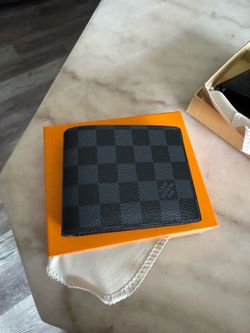 checkerd card holder