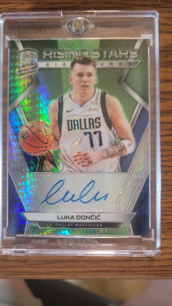 2018 Luka Doncic Rising Stars Signatures Neon Green /49