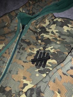 Undefeated Double Sided Green/Camo Zip Up Hoodie Size m 