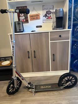 Razor adult scooter