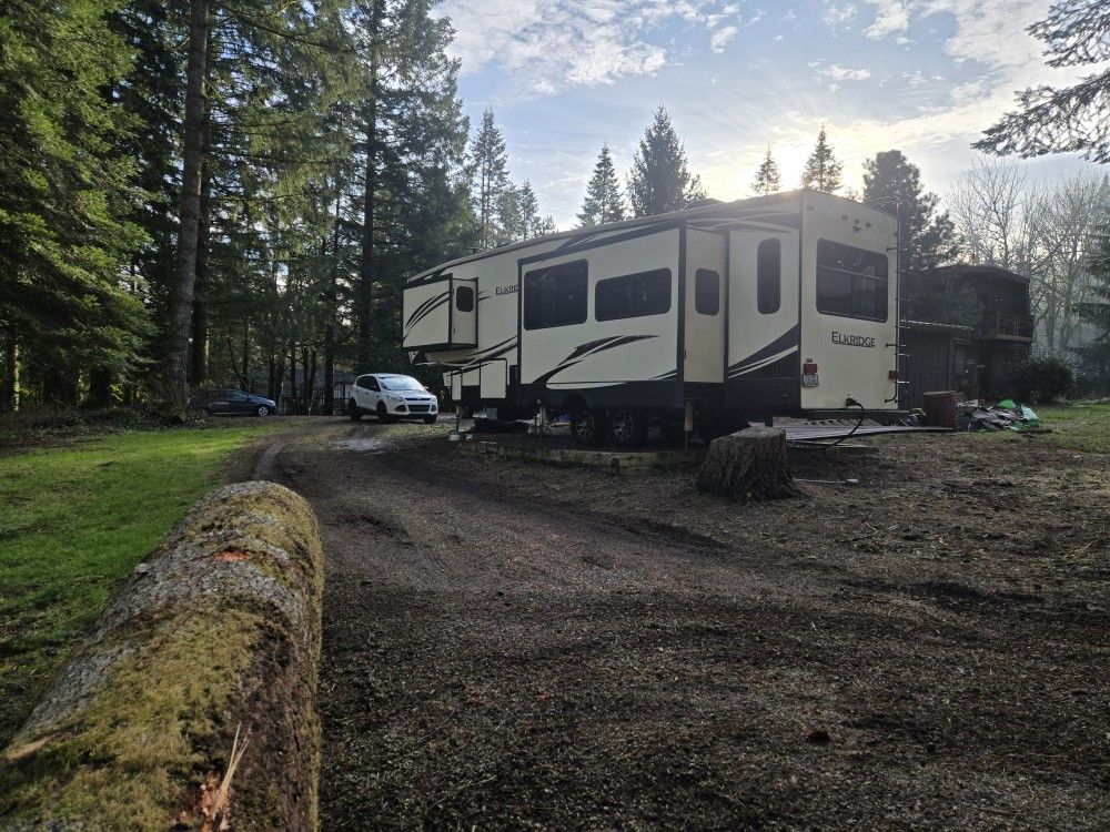 2019 Heartland Elkridge Fifth Wheel Class A