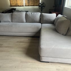 Thew light gray sectional