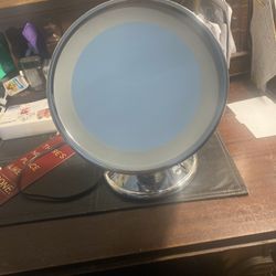 VTG NOS Conair Lighted Counter Mirror 5X Magnification Swing Arm Fog Free 0301FR