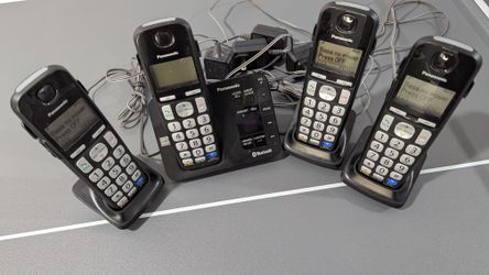 Panasonic KX-TGE260 4 Handsets Cordless Phone + Base, Enhanced Noise Reduction $40