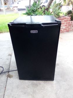 Mini fridge