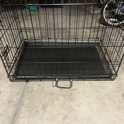 Sturdy Black Wire Dog Crate w/ Removable Tray & Handle — Medium — $25 🐶 Price: $25 (accept offers) Short: Good folding wire dog crate with removable 