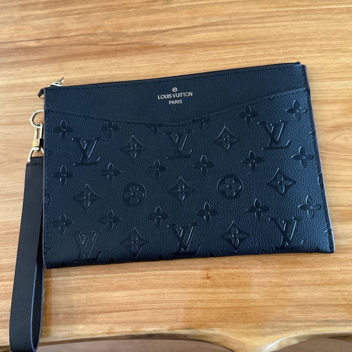 Louis Vuitton Melanie Pochette MM