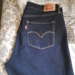 Levis Size 32 Ladies(13)..tried On Didnt Fit