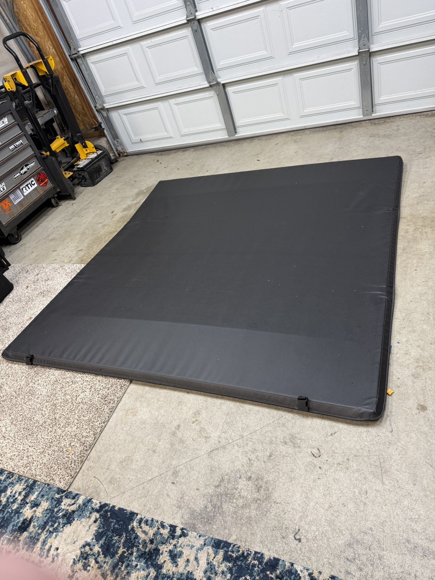OEDRO tri Fold Tonneau Cover 5.5ft Bed