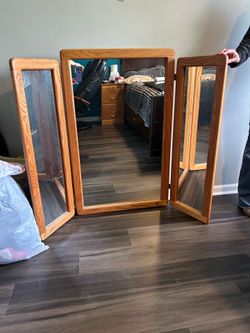 Tri fold mirror
