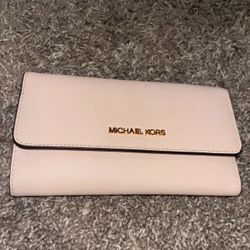Michael Kors Jet Set Travel Tri Fold Wallet 