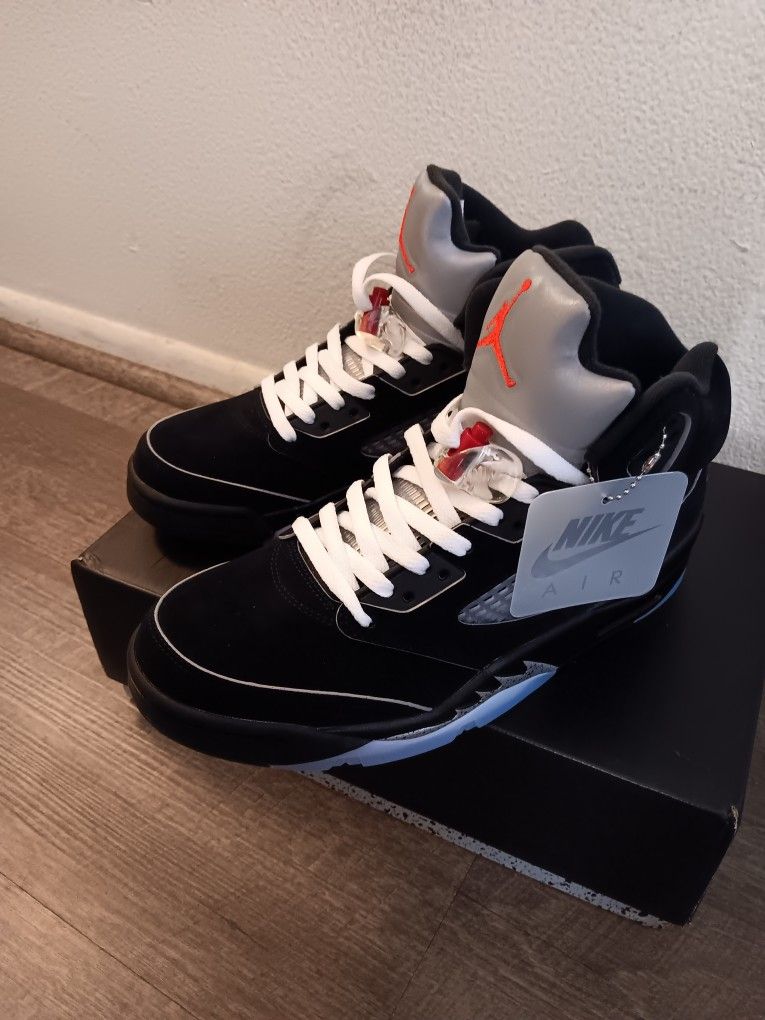 Jordan 5 Black Metallic Reimagined 