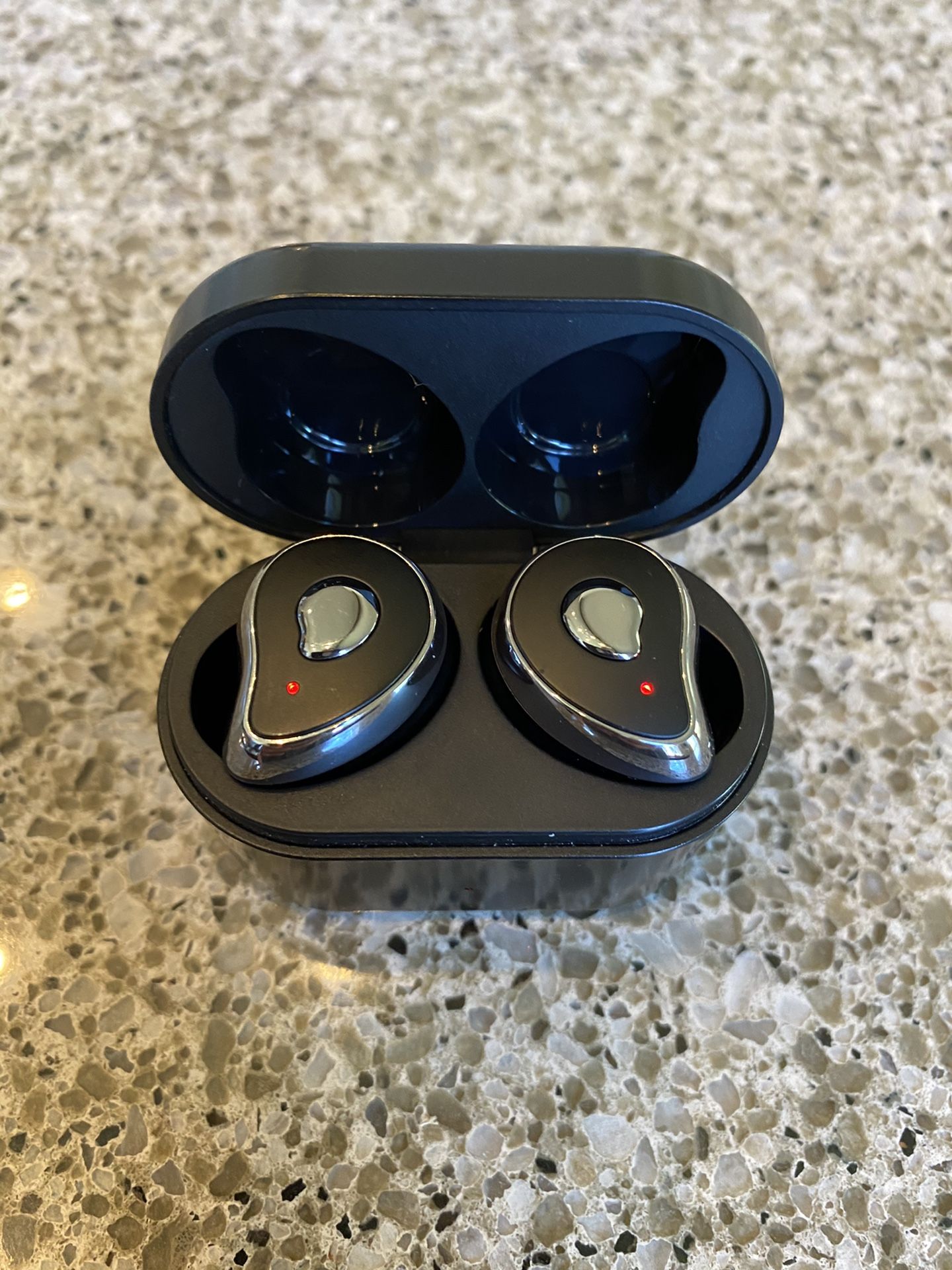 Wireless earbuds