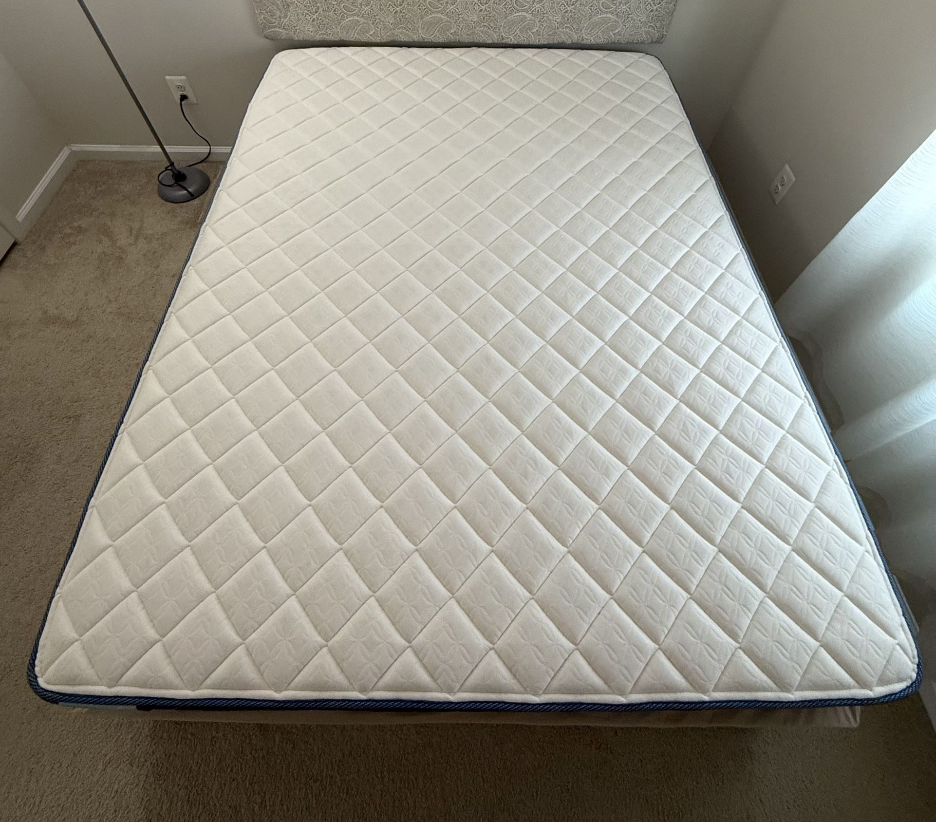 Mattress Firm’s Sleepy Rest Queen Hybrid Mattress + Protector