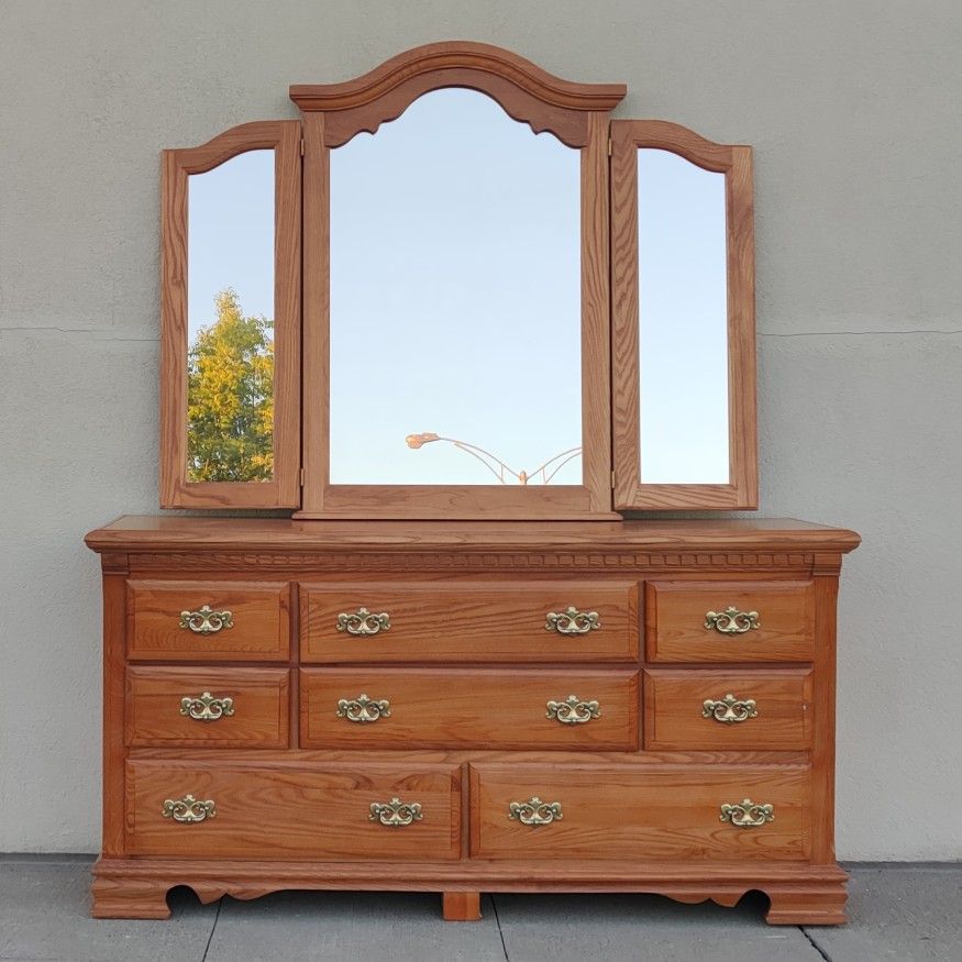 Dresser Bureau Mirror Chest of 8 Drawers 